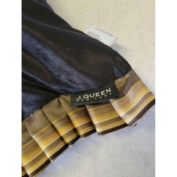 J Queen New York Boudoir Throw Pillow - Picture 7 of 8